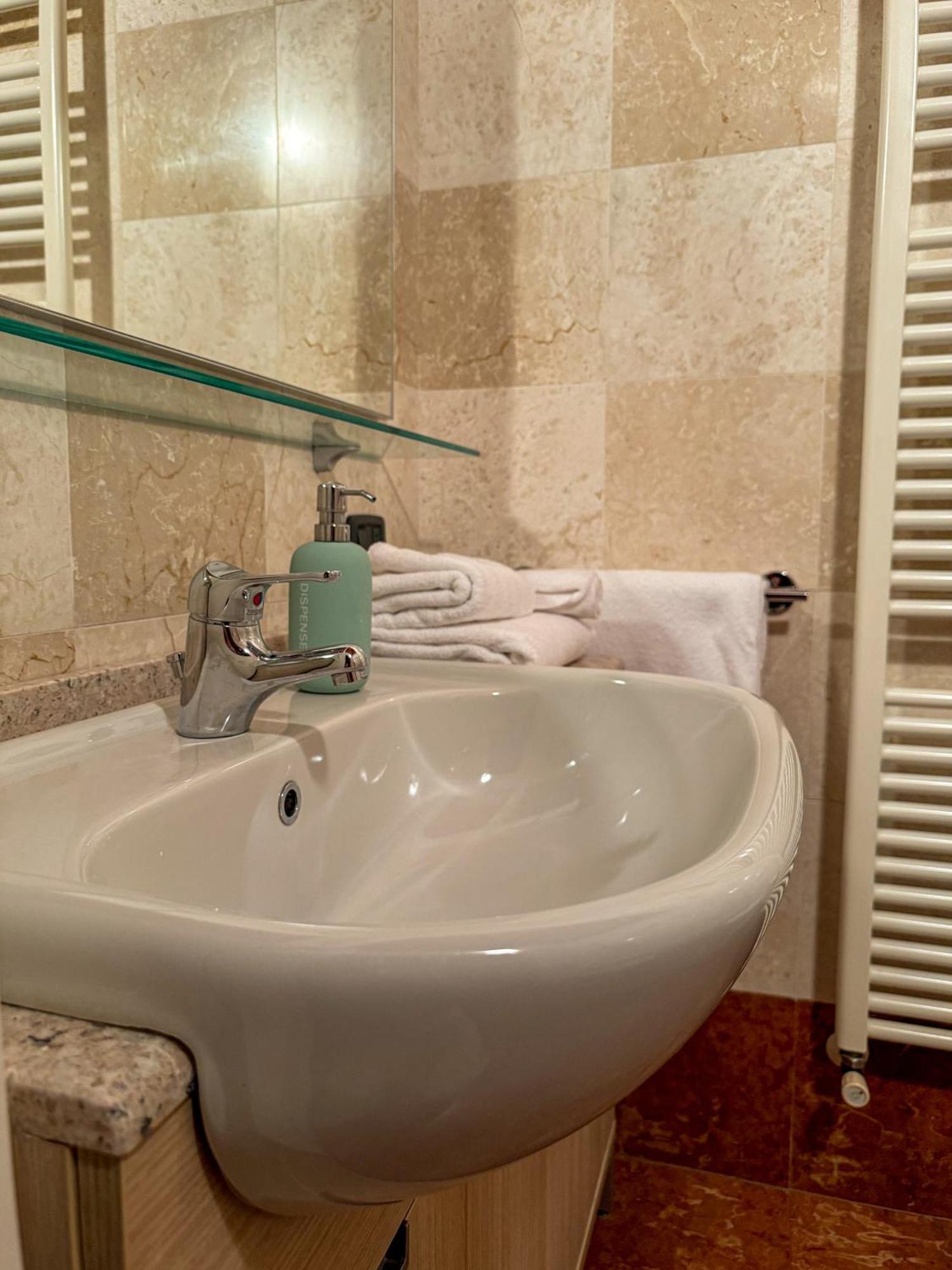 Sg Family - Oblo Apartment Pacengo Di Lazise エクステリア 写真